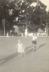 '40 Bubi en Zusje in de Cantinelaan